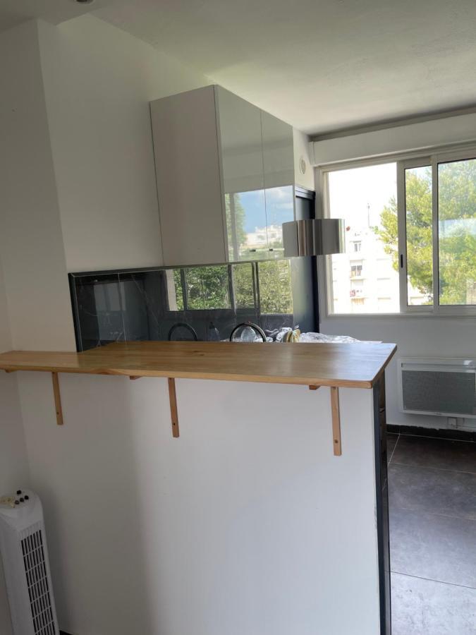 Magnifique T3 Quartier Pres D'Arenes Tram Au Pied De L'Immeuble Apartamento Montpellier Exterior foto